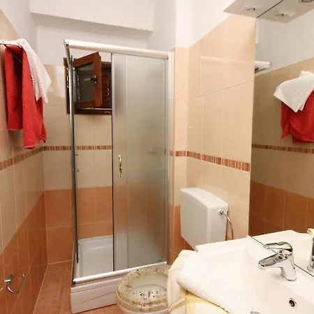 Διαμέρισμα With Parking Space Pisak, Omis - 5154
