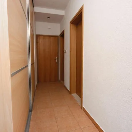 Διαμέρισμα With Parking Space Pisak, Omis - 5154 Mimice