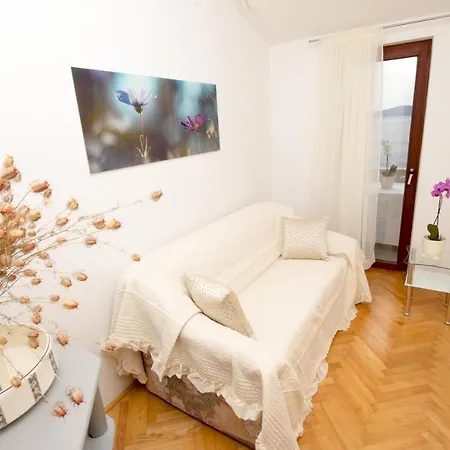 Appartamento With Parking Space Pisak, Omis - 5154 *